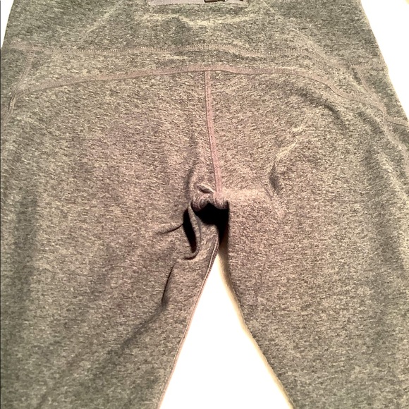 3/4 leggings with cut outs on the legs - Picture 4 of 6